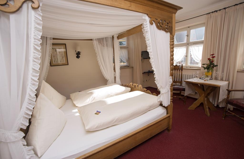 Hotel Eisenkrug Dinkelsbühl Dış mekan fotoğraf