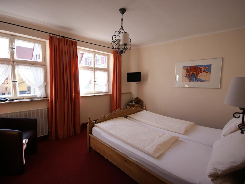 Hotel Eisenkrug Dinkelsbühl Oda fotoğraf